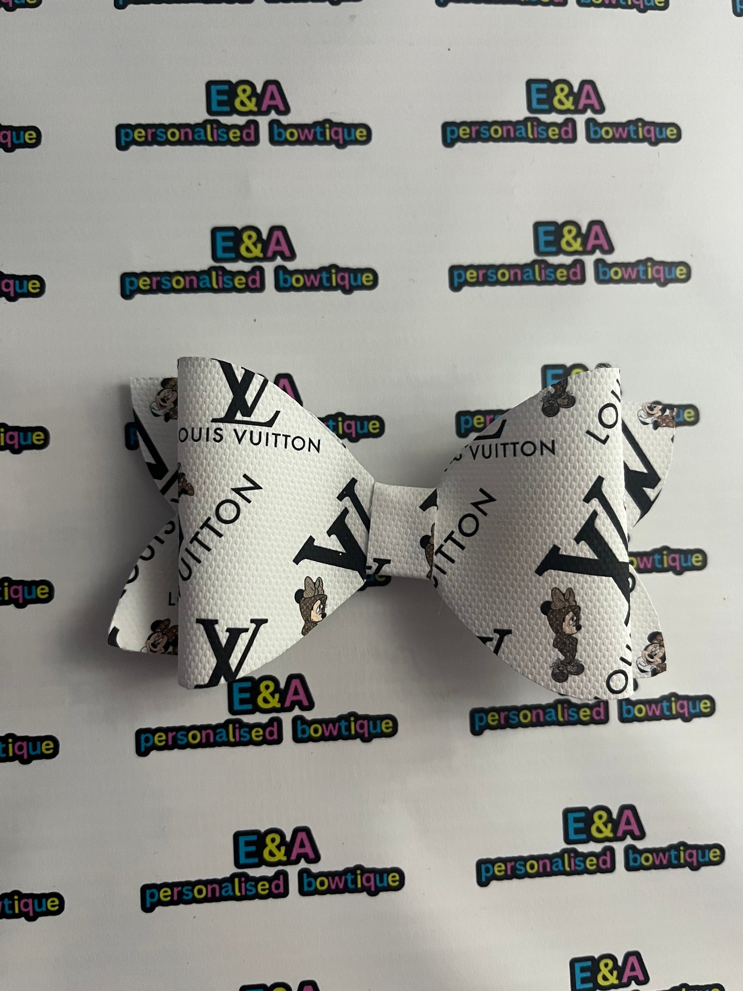 Sale! Alligator hair bow clip