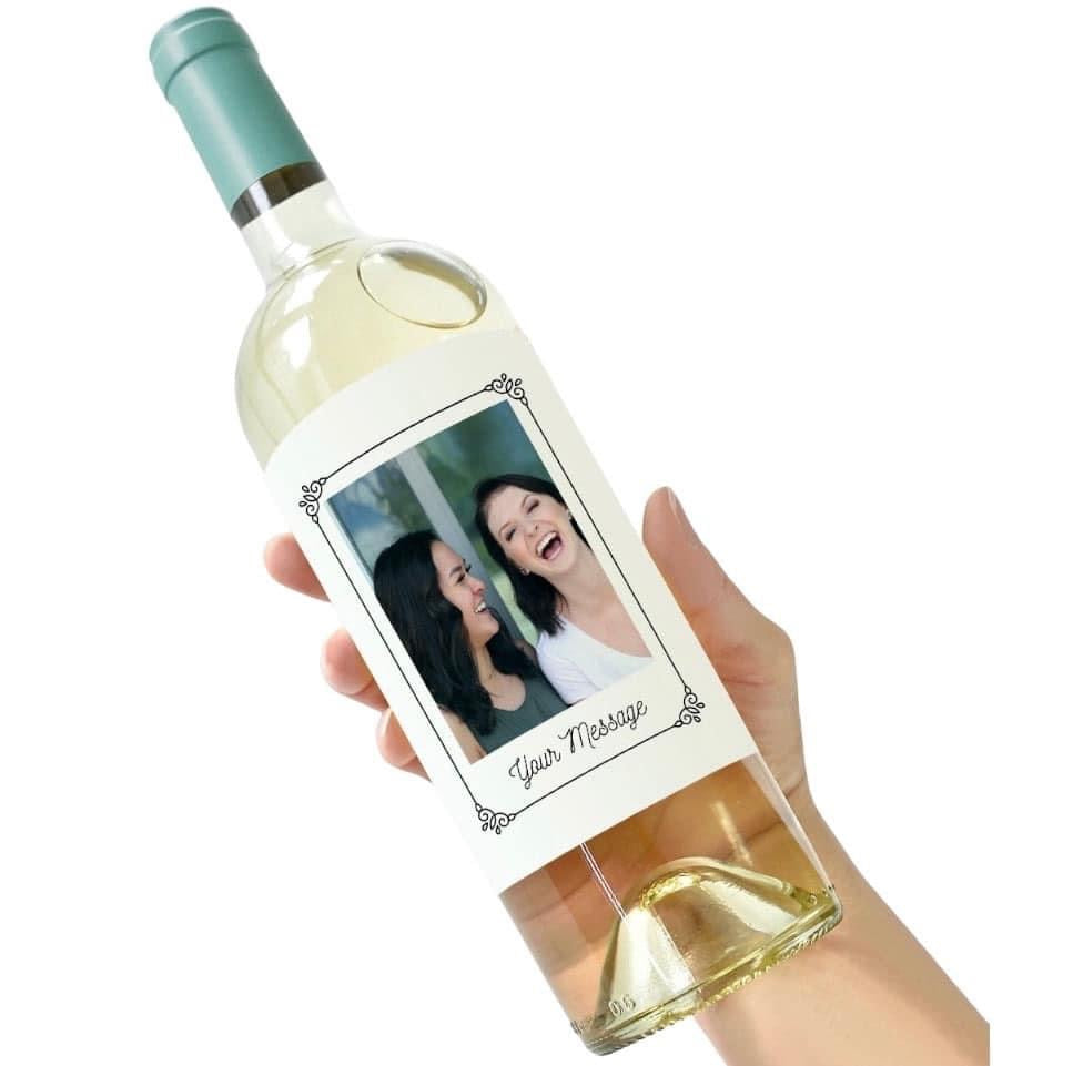 Personalised wines comes with a personalised wine glass and personalised gift bag