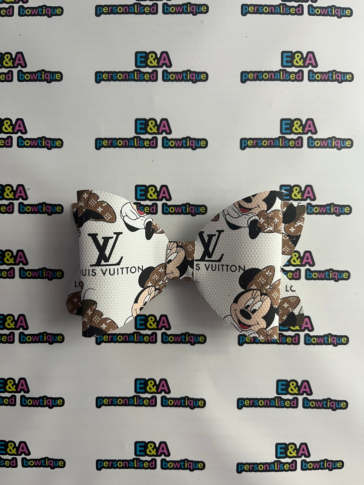 Sale! Alligator hair bow clip